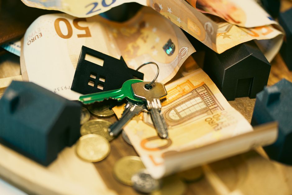 House Hacking with FHA Loan Strategy: The Complete Guide to Living Rent-Free While Building Wealth