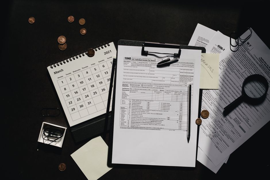 Emergency Fund Size 3 6 9 12 Months Rule: The Complete Guide for 2025